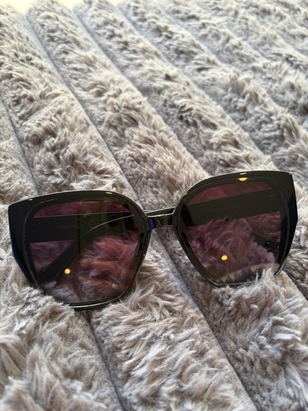 Classic Black Cat-Eye Women's Sunglasses with Dark Gradient Lenses
